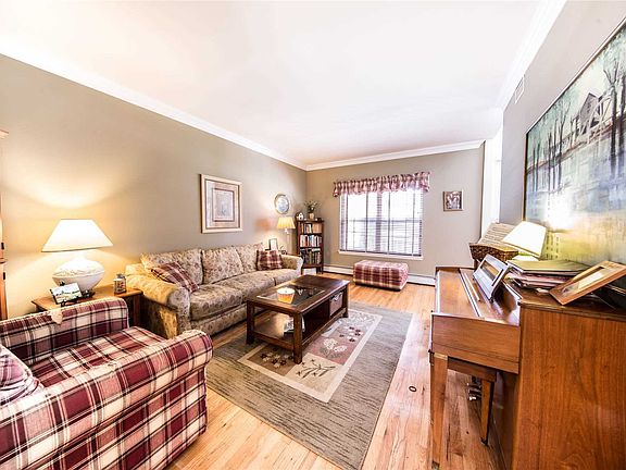 4th image of 25 Harwood Way