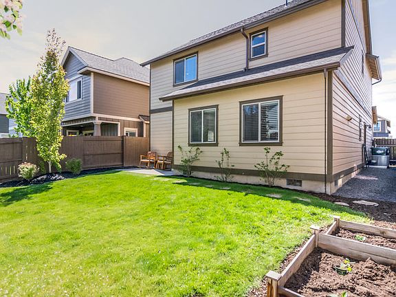 3rd image of 21368 NE Evelyn Pl