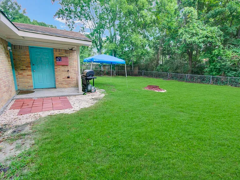 403 Madeline Dr — Photo 10