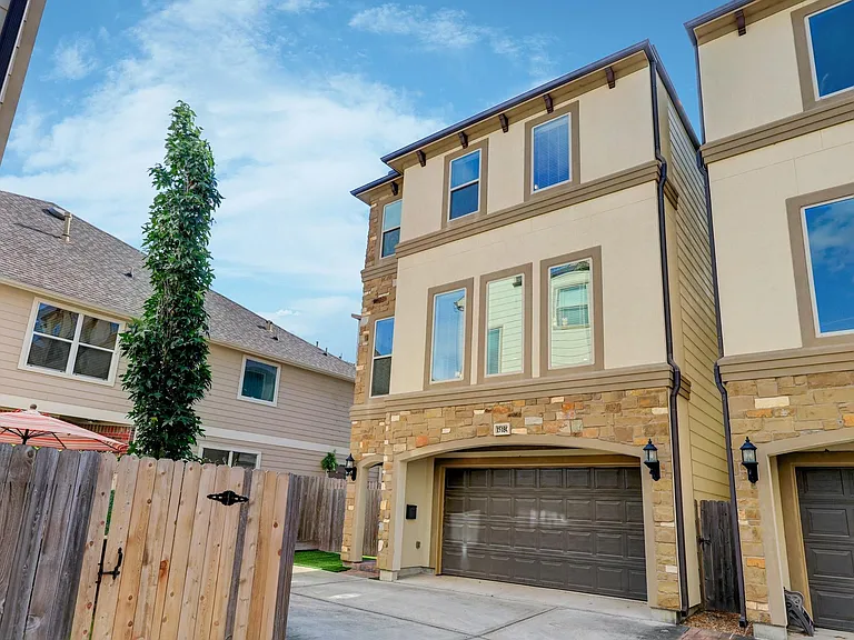 1518 Birdsall St #C — Photo 1
