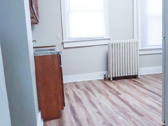 5th image of 424 Park Ave APT 1