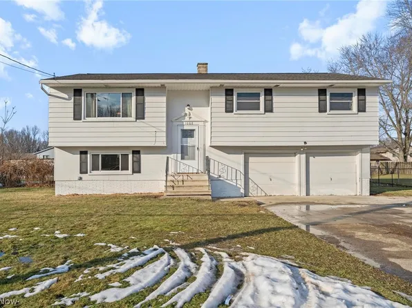 1088 Novak Rd, Grafton, OH 44044