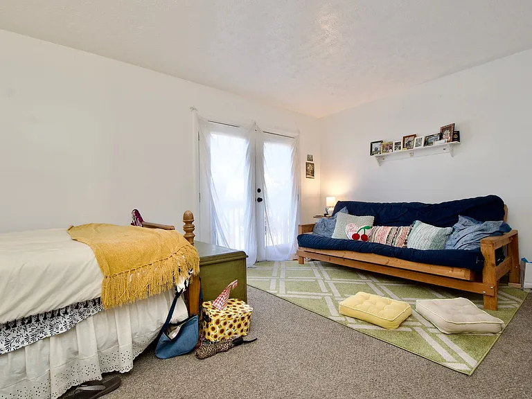 210 N Ross St #A — Photo 30