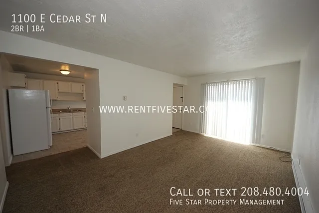 1100 E Cedar St N — Photo 3