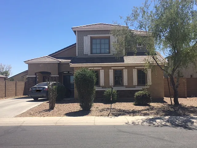 1381 E Laurel Pl — Photo 1