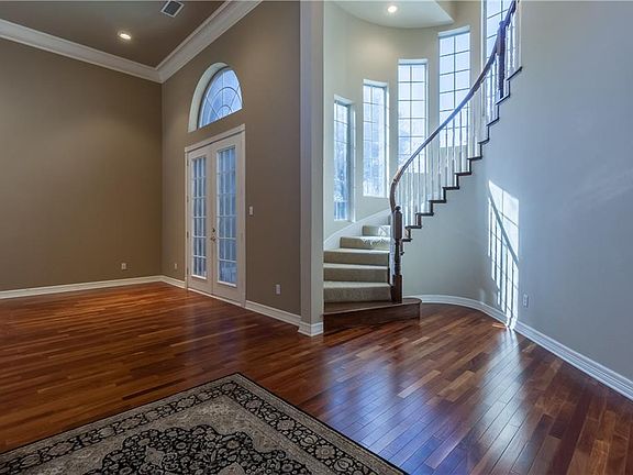 3rd image of 643 Lake Park Dr