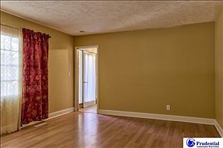 4th image of 4815 Glasgow Ave