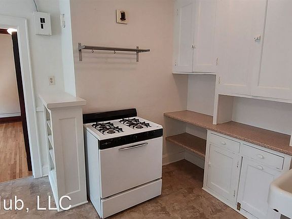 5th image of 451 Fairview Ave N #205