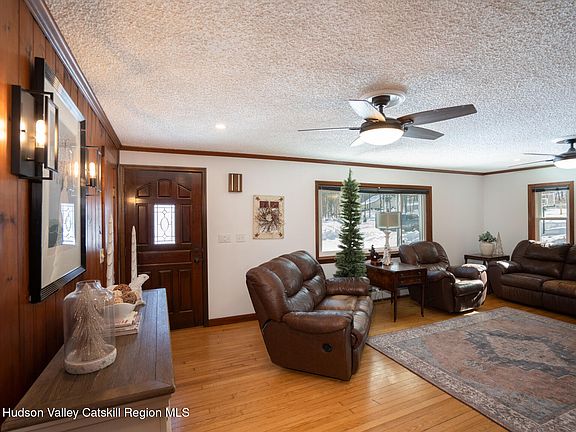 2nd image of 84 Hill Road