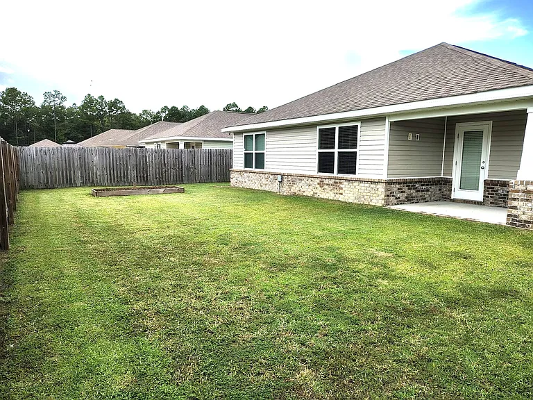 Eastland Cir — Photo 22