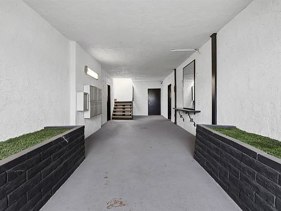 4th image of 2106 Manhattan Beach Blvd APT 2