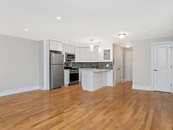 2nd image of 132-40 Sanford Ave #1R