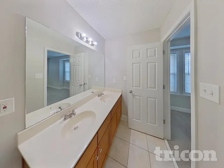 13706 Traherne Ct — Photo 12