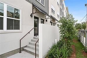 3rd image of 2100 Saint Thomas St APT 104