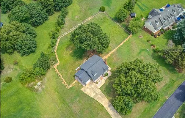 2565 Oakes Plantation Dr — Photo 45