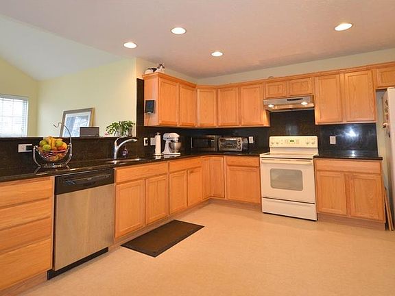 2nd image of 35264 Saddle Creek Dr