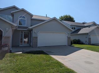 2628 Viola Heights Dr NE, Rochester, MN 55906