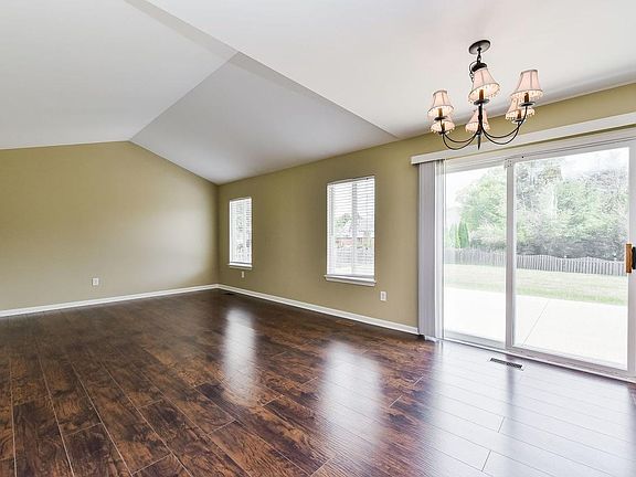 1st floor: family room