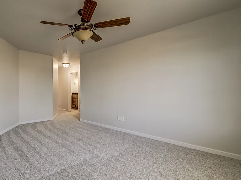 22525 Lindy Ter — Photo 76