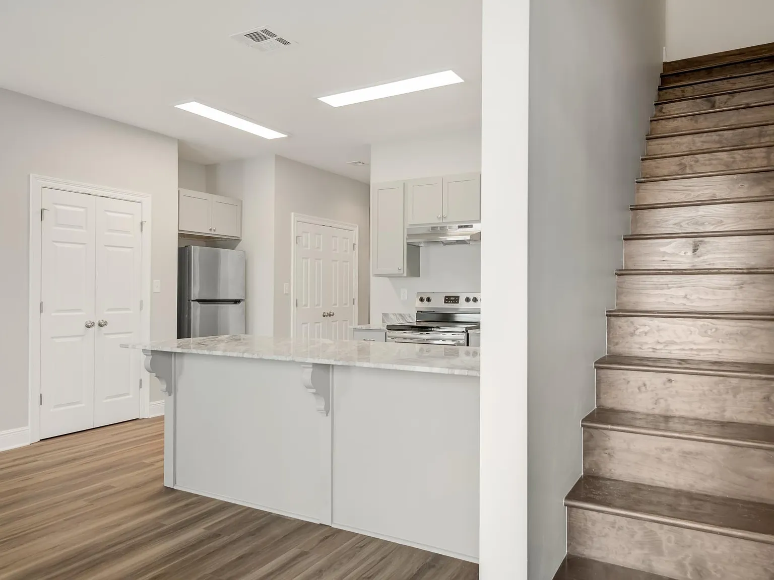 139 Iberia St — Photo 4