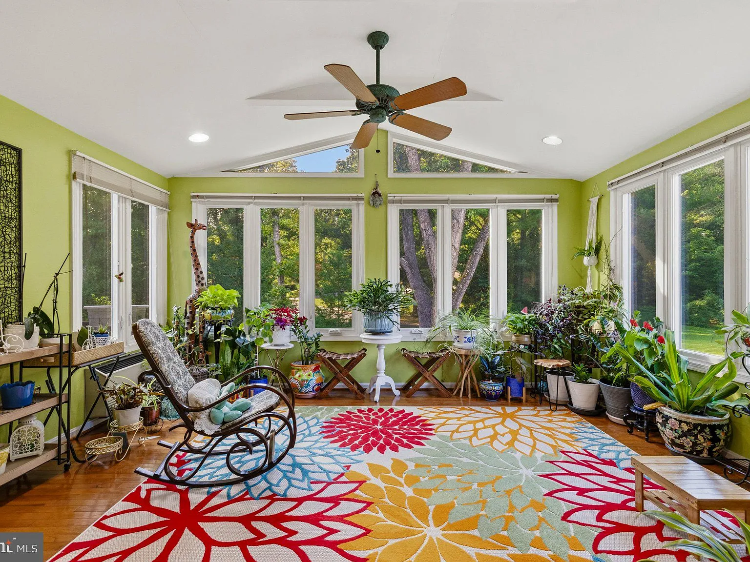 5 bed, 3.5 bath, 3690 sqft, $4,800 — Photo 4