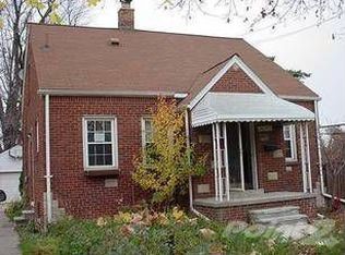 20715 Huntington Ave, Harper Woods, MI 48225