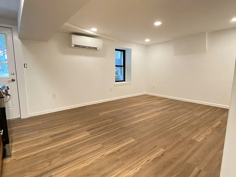 688 Parker St #1 — Photo 8