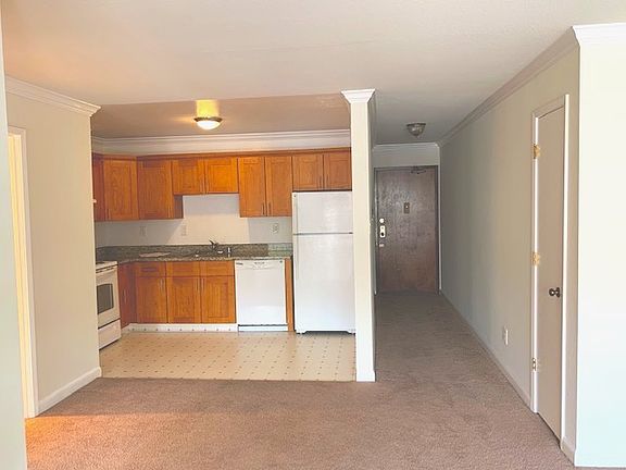 5th image of 1915 California St APT 104