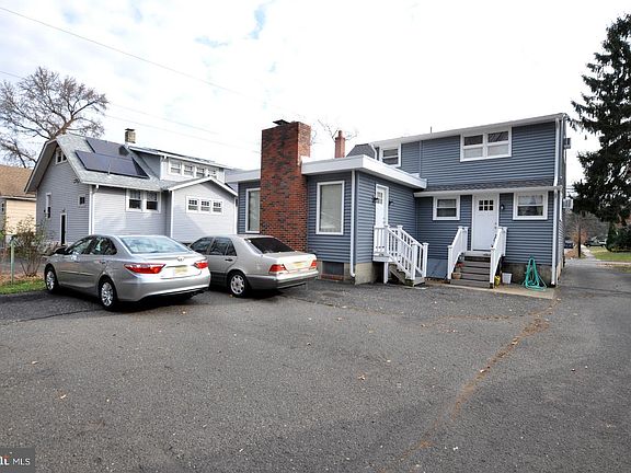 2nd image of 217 W Cuthbert Blvd