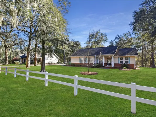 1076 Jessica Dr SE, Darien, GA 31305