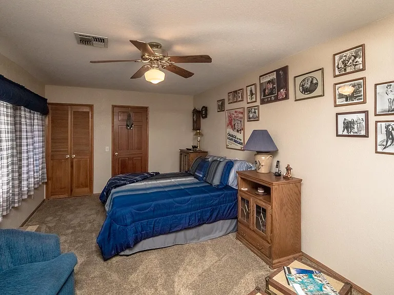 341 Riverfront Dr — Photo 7