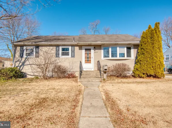 203 E Monroe Ave, Magnolia, NJ 08049