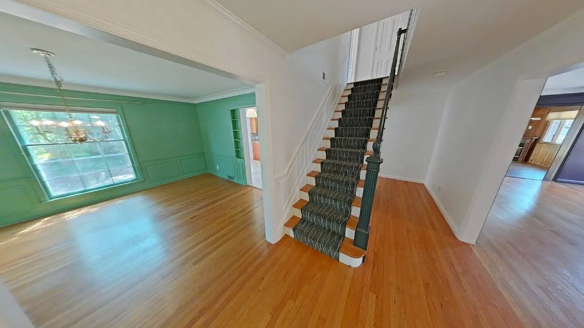1137 Audubon Rd in Grosse Pointe, MI 48230 — Photo 2