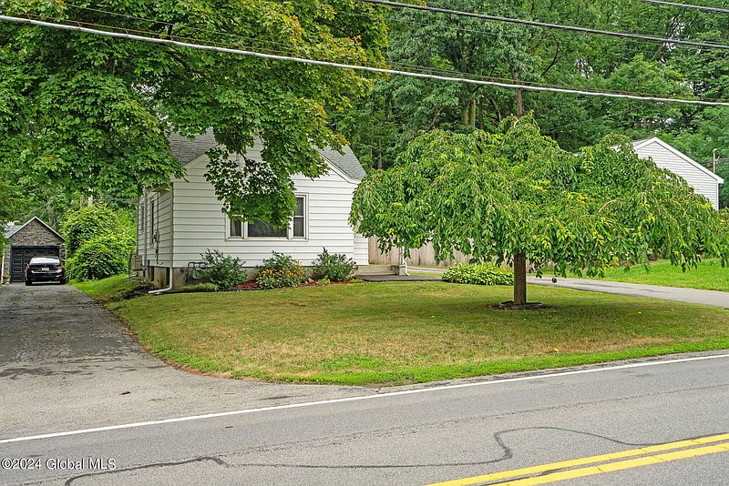 4th image of 1821 Nott Street