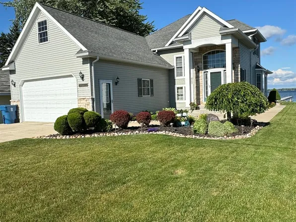 11762 W Shore Dr, Houghton Lake, MI 48629