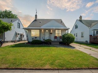 26728 Kaiser St, Roseville, MI 48066