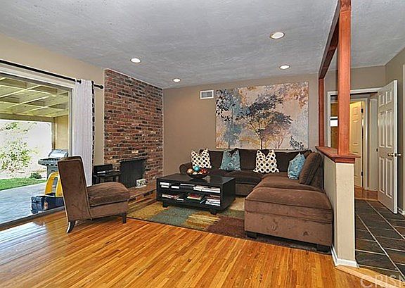 2nd image of 9567 Cedros Ave