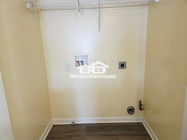 223 Regent Sq — Photo 17