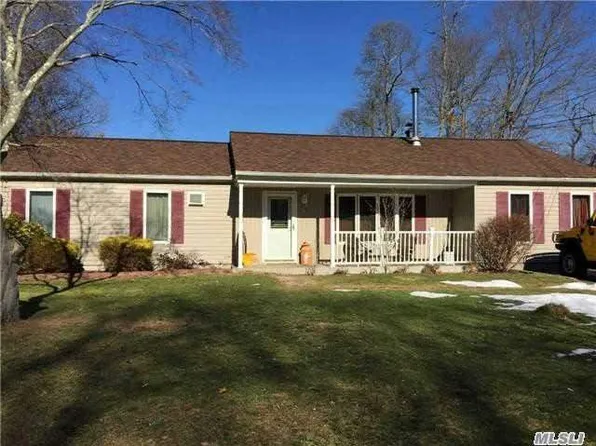 13 Rustic Rd, Yaphank, NY 11980