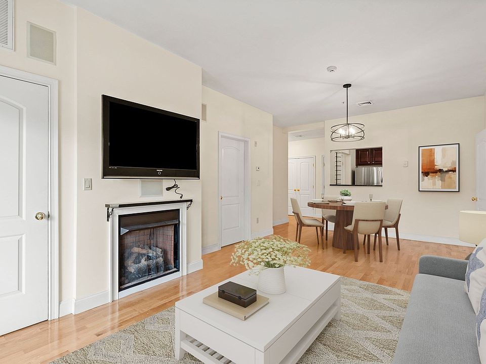 1st image of 40 Heather St Unit 314
