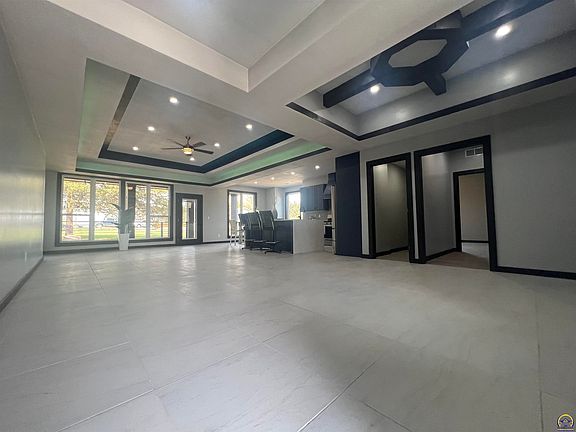 2nd image of 3825 SE Oakwood Dr