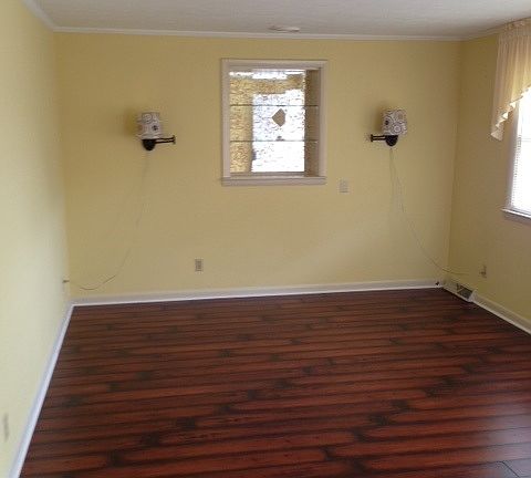 2nd image of 1710 Sycamore Dr