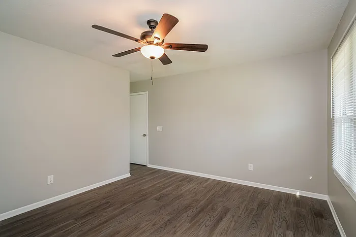 4 bed, 2.0 bath, 1222 sqft, $1,645 — Photo 3
