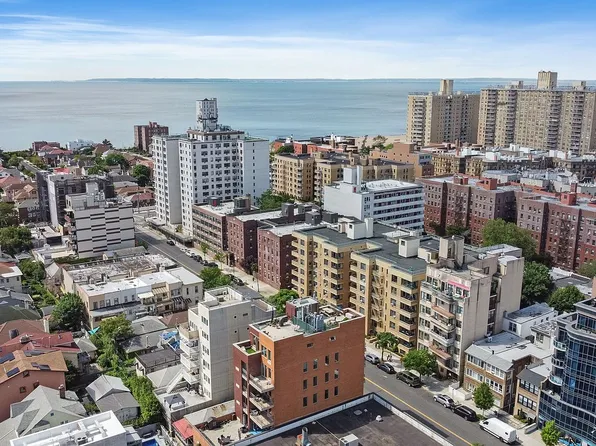 129 W End Ave Floor 3, Brooklyn, NY 11235