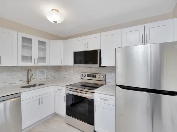 162-11 9th Ave #4B, Beechhurst, NY 11357