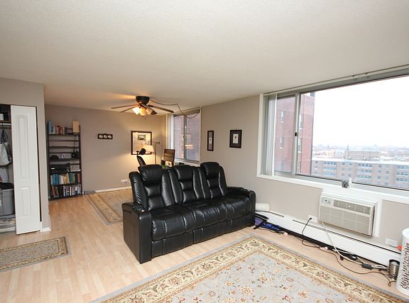 3rd image of 2144 N Lincoln Park W Unit 2308