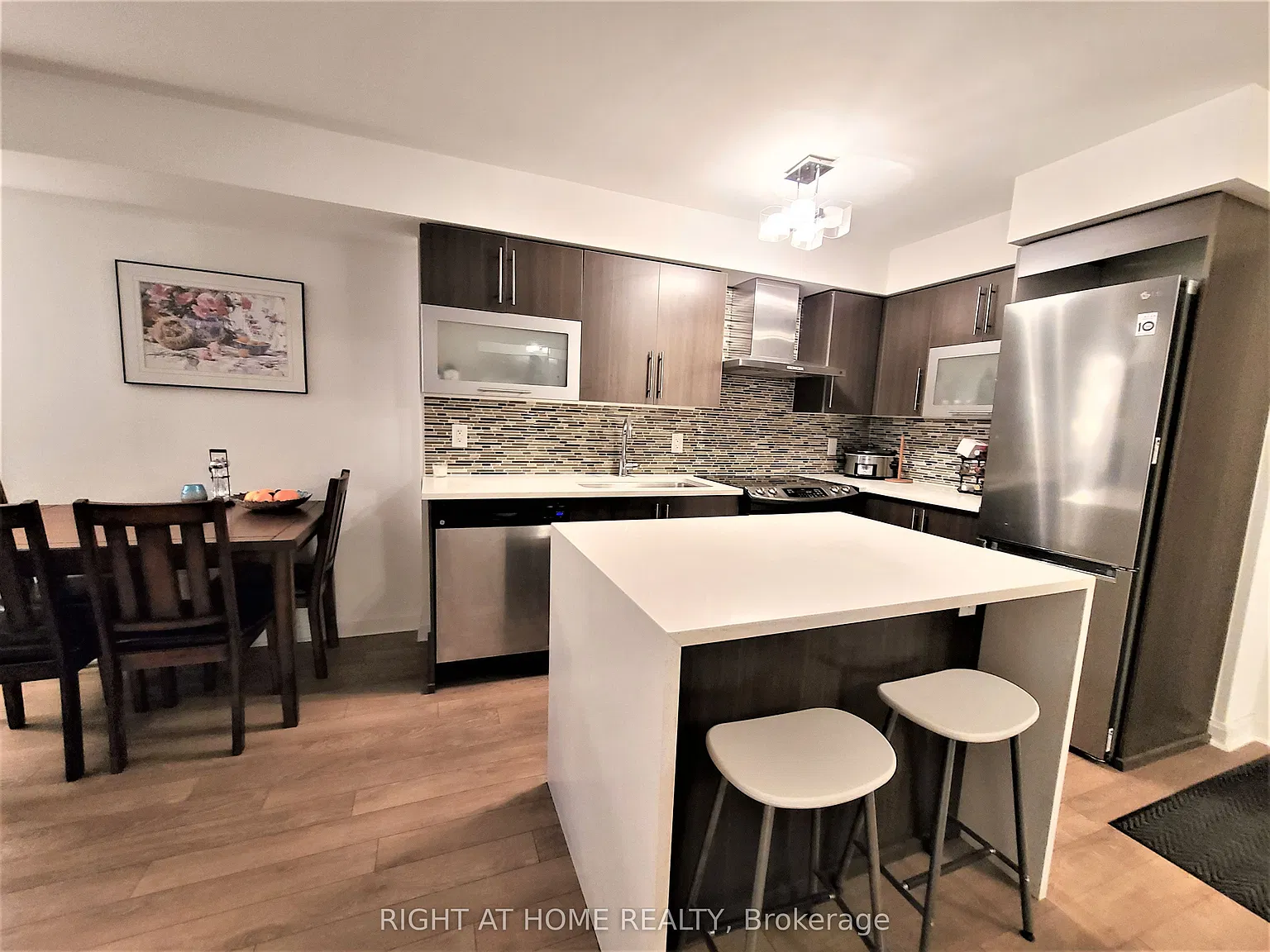 1 Michael Power Pl — Photo 3