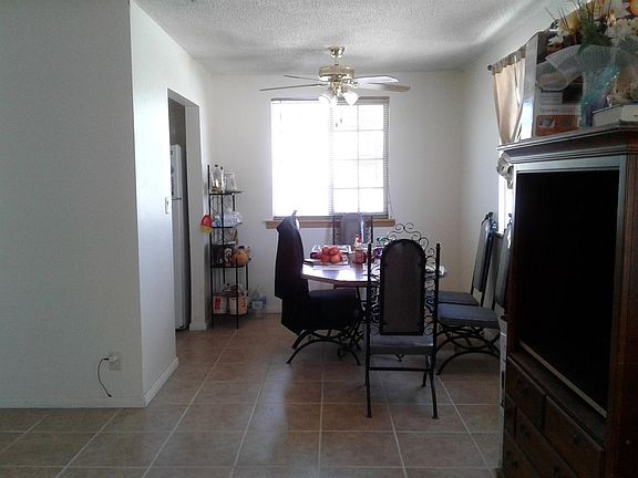4th image of 808 S Lillian Dr