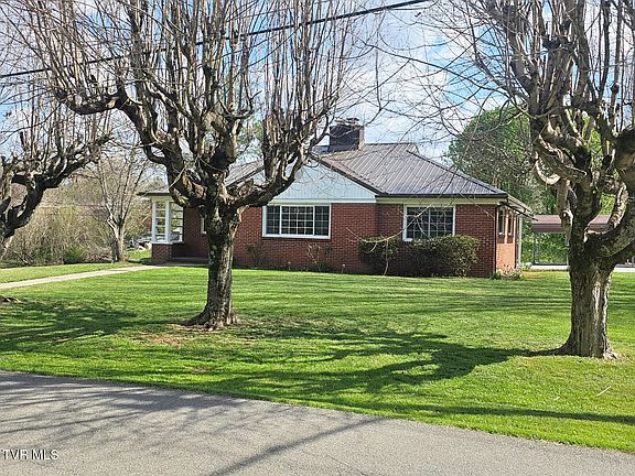 5th image of 612 Oakwood Ave