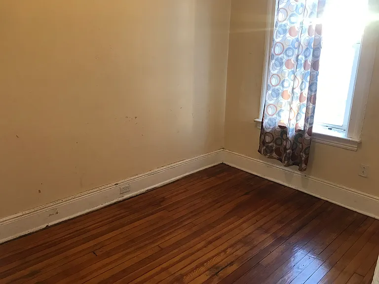 40 Gardner Ave #2 — Photo 8